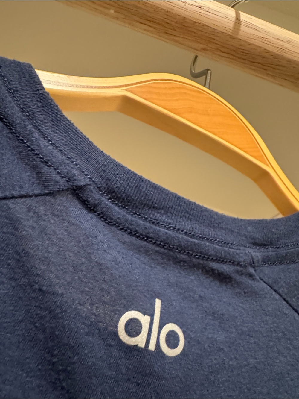 4-Pack ALO Yoga Men's Short Sleeve Crew Neck Tees | Size M - Picture 16 of 16